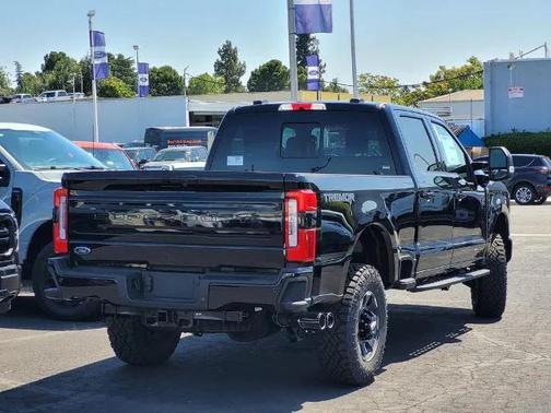 2025 Ford F-350 Platinum