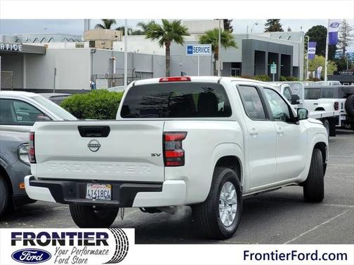 2023 Nissan Frontier SV