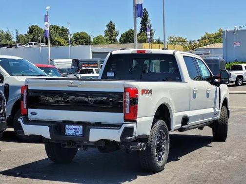 2025 Ford F-350 Platinum