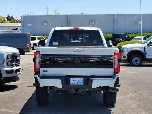 2025 Ford F-350 Platinum