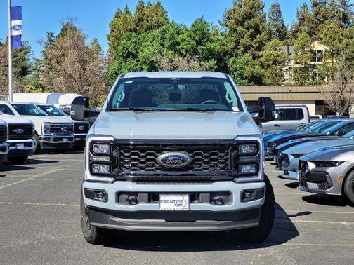 Glacier Gray Metallic Tri-Coat 2026 Ford F-250 Lariat