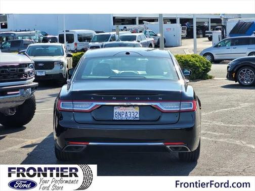 2017 Lincoln Continental Select