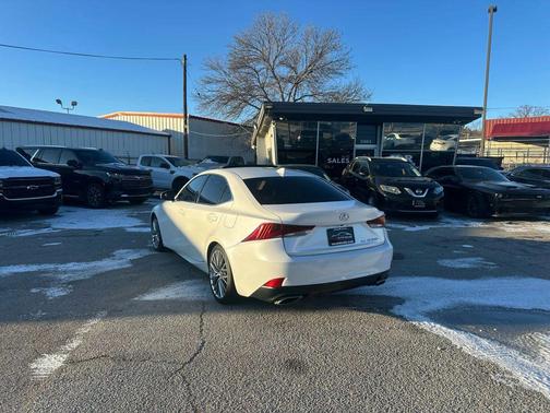 2018 Lexus IS 300 Base