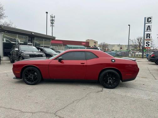2016 Dodge Challenger SXT