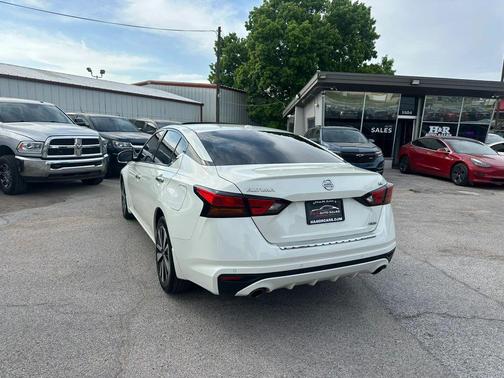 Pearl White Tricoat 2021 Nissan Altima 2.5 SL