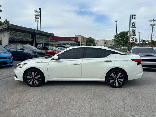 Pearl White Tricoat 2021 Nissan Altima 2.5 SL