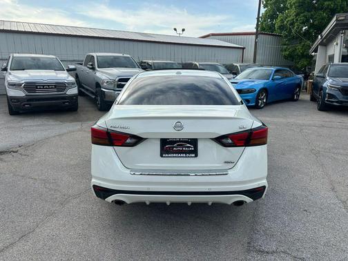 Pearl White Tricoat 2021 Nissan Altima 2.5 SL