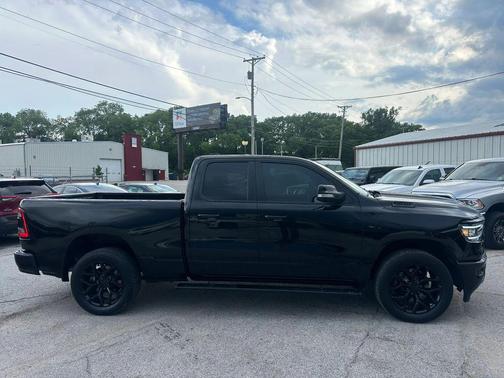 Diamond Black Crystal Pearlcoat 2019 RAM 1500 Big Horn
