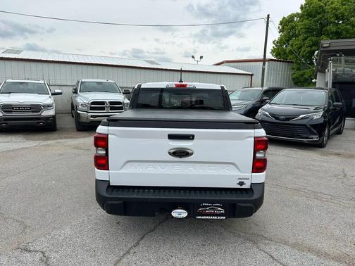 Oxford White 2023 Ford Maverick Lariat