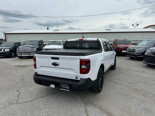 Oxford White 2023 Ford Maverick Lariat