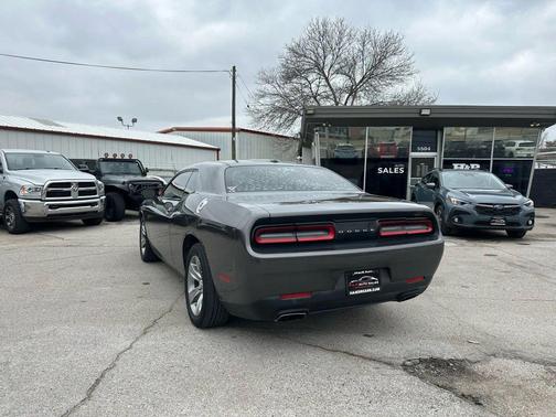 2015 Dodge Challenger SXT