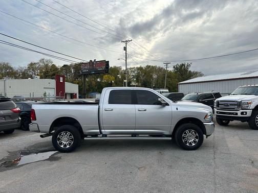 2018 RAM 2500 SLT Crew Cab 4x4 6'4' Box
