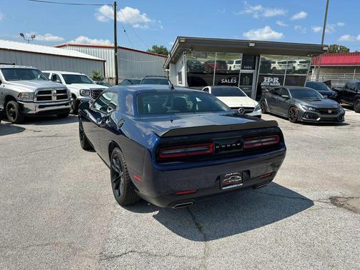 Contusion Blue Pearlcoat 2017 Dodge Challenger SXT