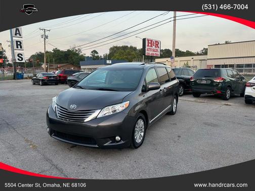 2017 Toyota Sienna XLE