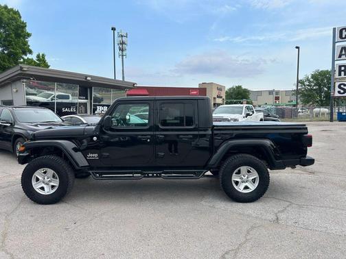 Black Clearcoat 2020 Jeep Gladiator North Edition 4x4