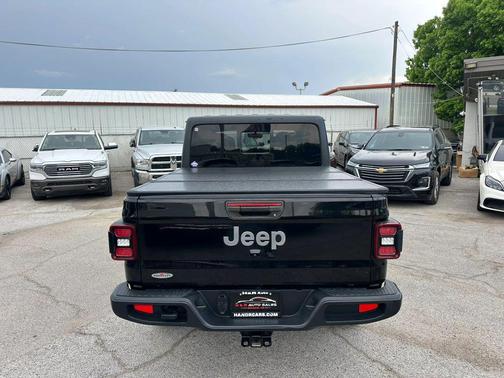 Black Clearcoat 2020 Jeep Gladiator North Edition 4x4