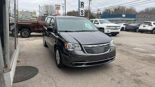 2016 Chrysler Town & Country Touring