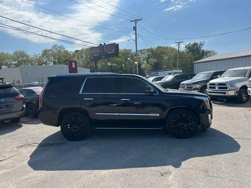 2018 Cadillac Escalade Luxury