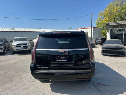2018 Cadillac Escalade Luxury