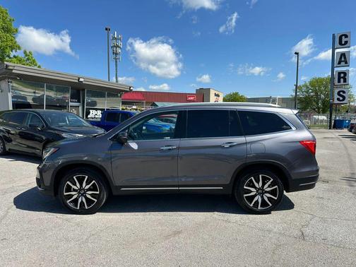 Gray 2021 Honda Pilot Touring 8-Passenger