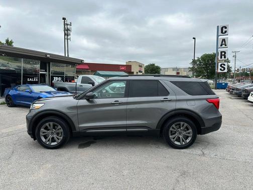 Carbonized Gray Metallic 2021 Ford Explorer XLT