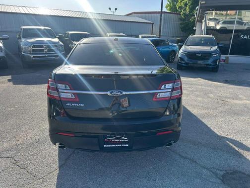 Shadow Black 2017 Ford Taurus SE