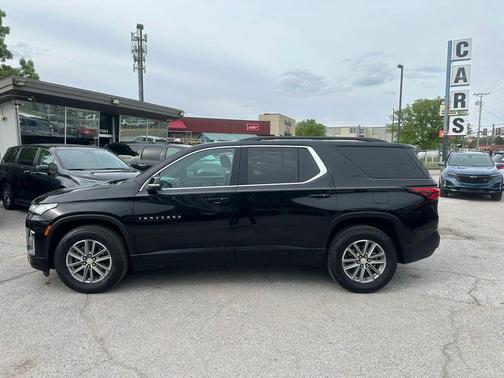 Mosaic Black Metallic 2024 Chevrolet Traverse LT Leather