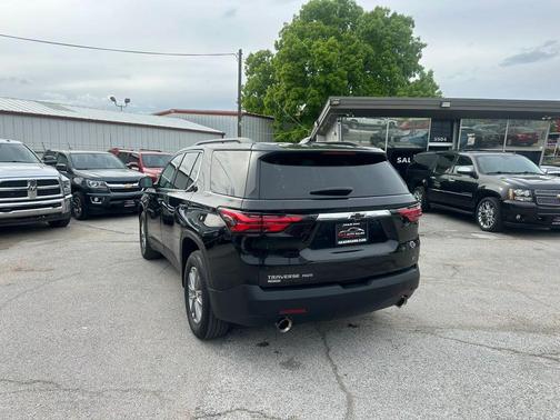 Mosaic Black Metallic 2024 Chevrolet Traverse LT Leather