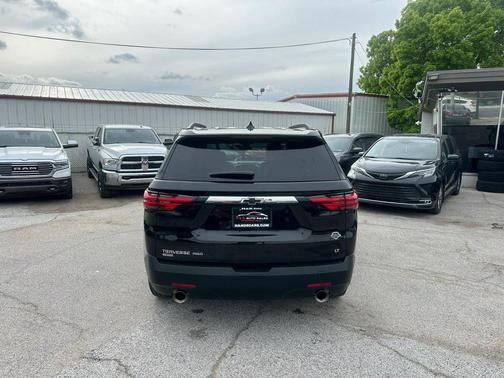 Mosaic Black Metallic 2024 Chevrolet Traverse LT Leather