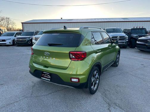 Green Apple 2021 Hyundai VENUE SEL