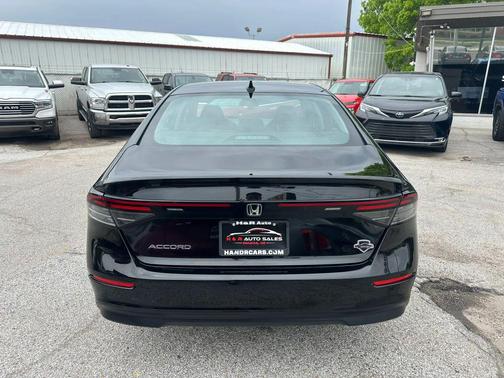 Crystal Black Pearl 2024 Honda Accord LX 1.5T