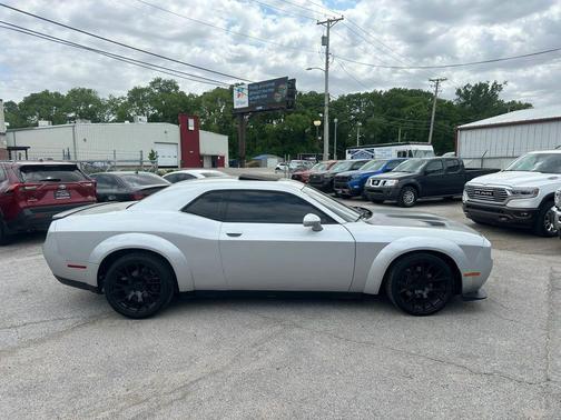 Granite Pearlcoat 2016 Dodge Challenger R/T