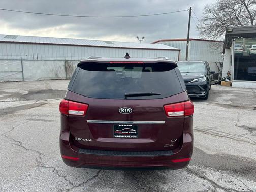 2016 Kia Sedona LX