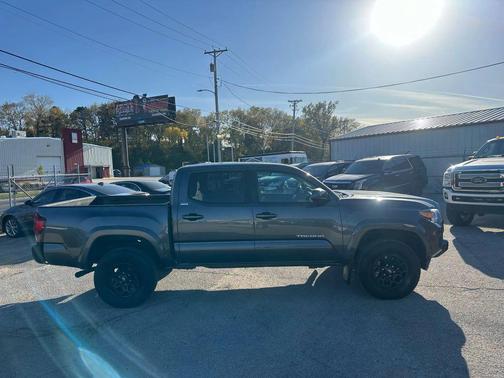 2022 Toyota Tacoma SR5