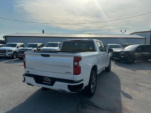 Iridescent Pearl Tricoat 2022 Chevrolet Silverado 1500 Limited RST
