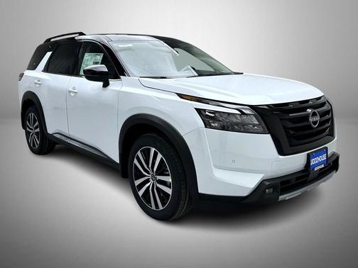 2025 Nissan Pathfinder Platinum 4WD