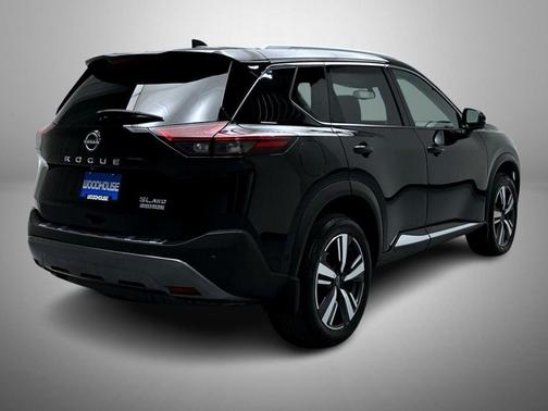 Super Black 2023 Nissan Rogue SL