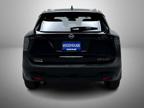 Super Black 2026 Nissan Kicks SR