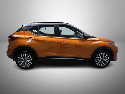 Monarch Orange Metallic/Super Black 2023 Nissan Kicks SR