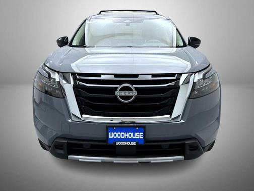 2025 Nissan Pathfinder Platinum 4WD
