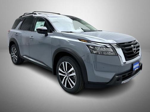 2025 Nissan Pathfinder Platinum 4WD