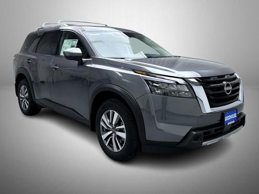2025 Nissan Pathfinder SL 4WD