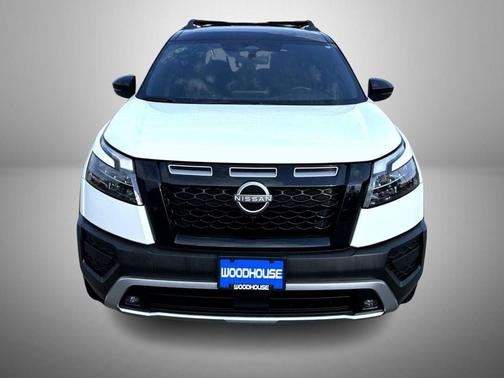 Pearl White Tricoat/Super Black 2024 Nissan Pathfinder Rock Creek 4WD