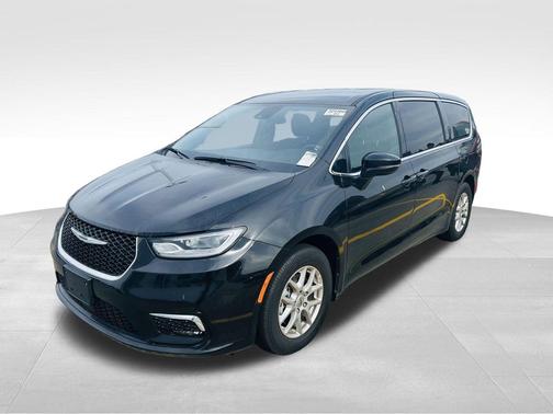2024 Chrysler Pacifica Touring