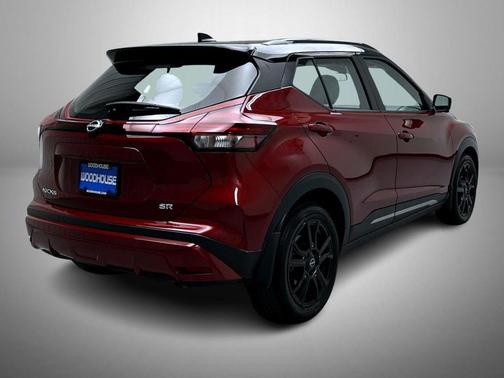 Scarlet Ember Tintcoat/Super Black 2023 Nissan Kicks SR