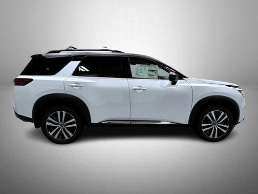 2025 Nissan Pathfinder Platinum 4WD