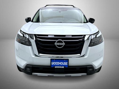 2025 Nissan Pathfinder Platinum 4WD
