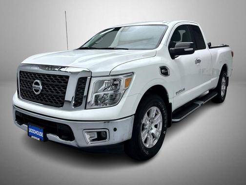 2017 Nissan Titan SV