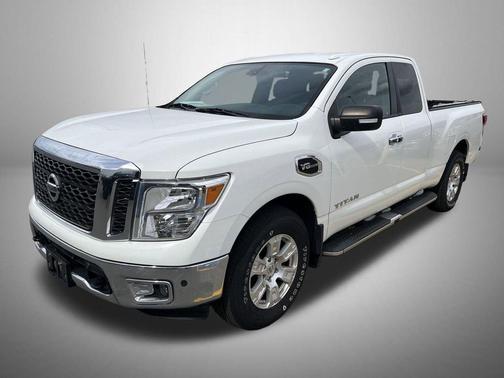2017 Nissan Titan SV