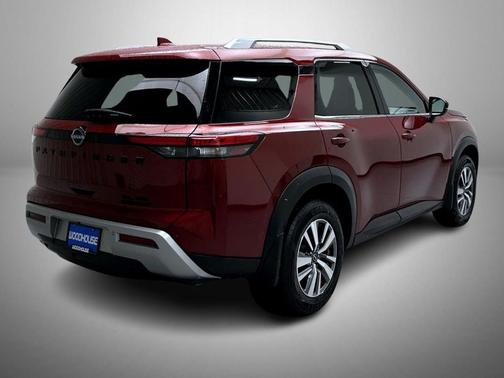 2022 Nissan Pathfinder SL 4WD